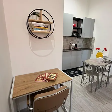 Le Petit Maison-2